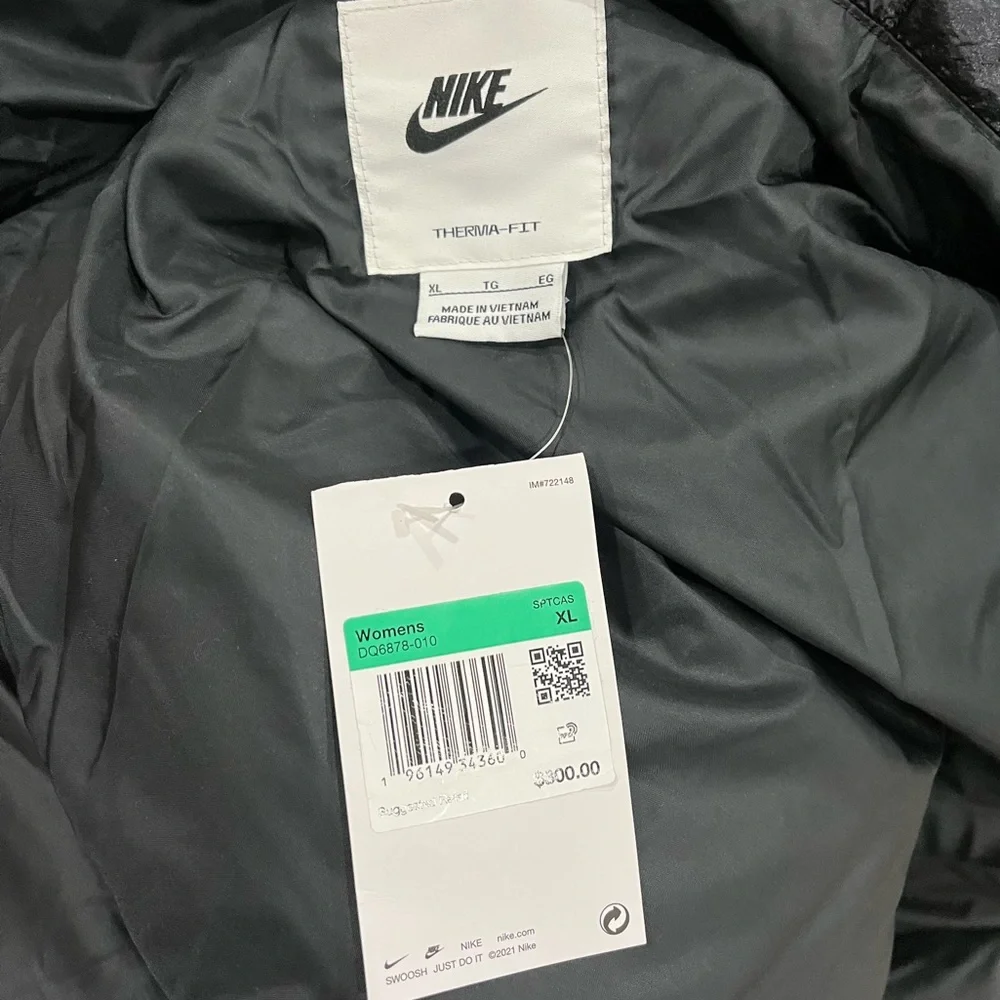 NEW NIKE Women's  THERMA-FIT CITY SERIES SYNTHETIC FILL SHINE PARKA DQ6878-010 - Picture 8 of 13